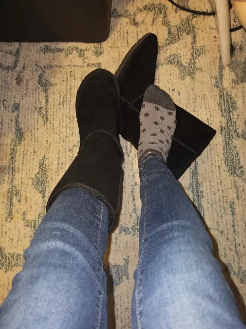Soft and cozy, these uggs/feet deserve to be worshipped 