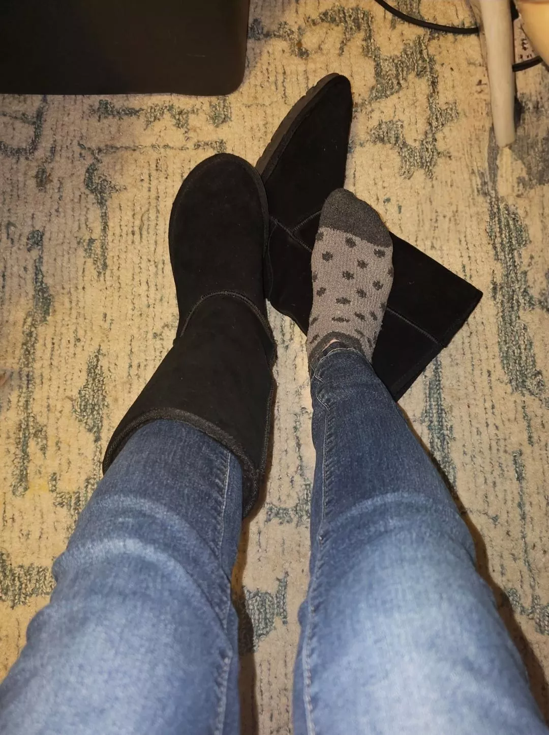 Soft and cozy, these uggs/feet deserve to be worshipped 