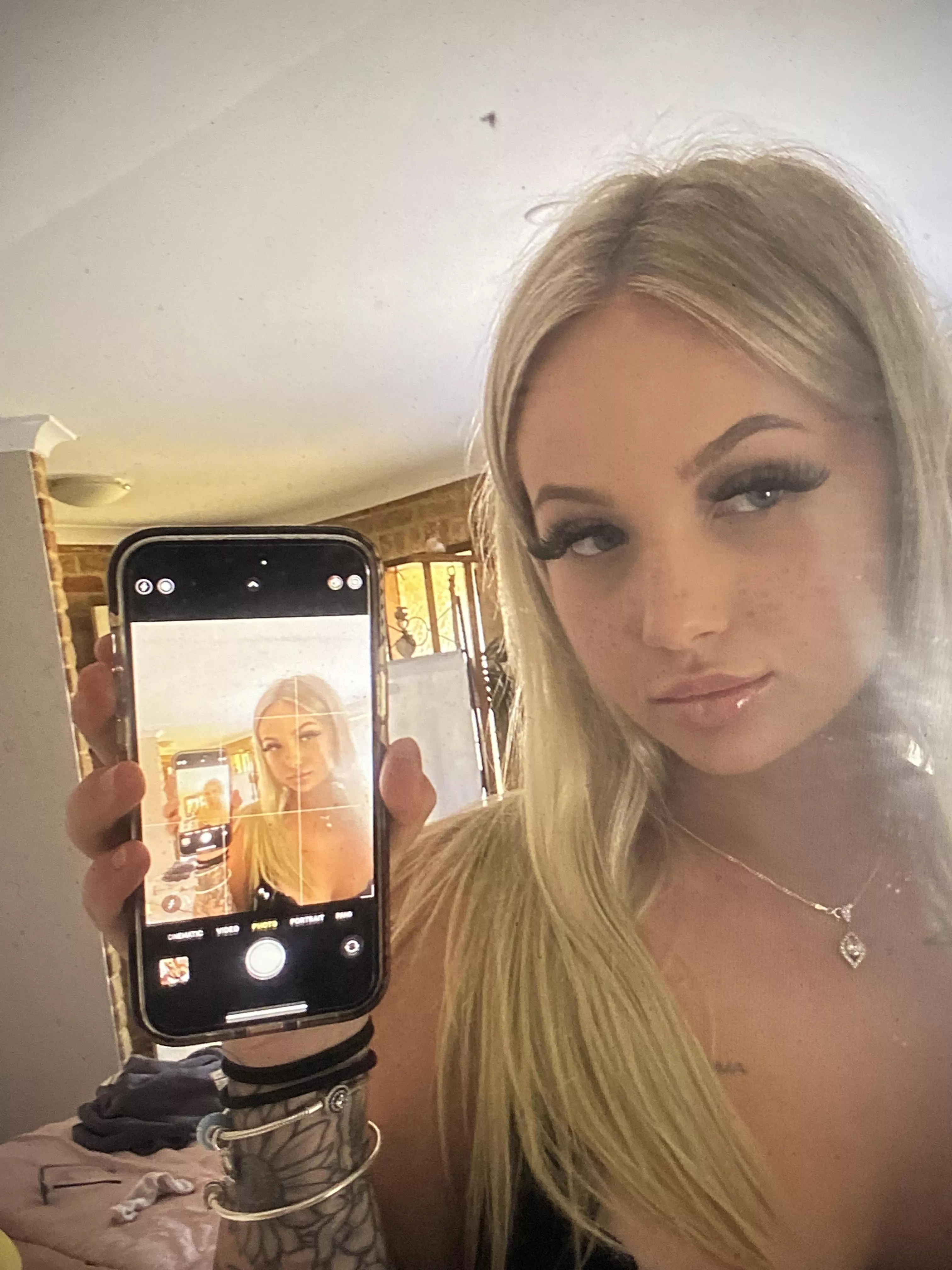 (Texas) wanna see all of me?