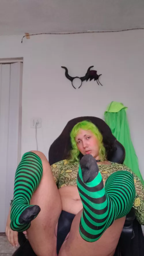 [trans] [selling] Winter may be coming to you, but summer is cumming with this trans latina. [sexting] [packs] [cam] [sph] [findom] [sessions]