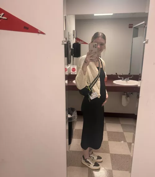 wanna see me get anal fucked pregnant ? 😅🤰