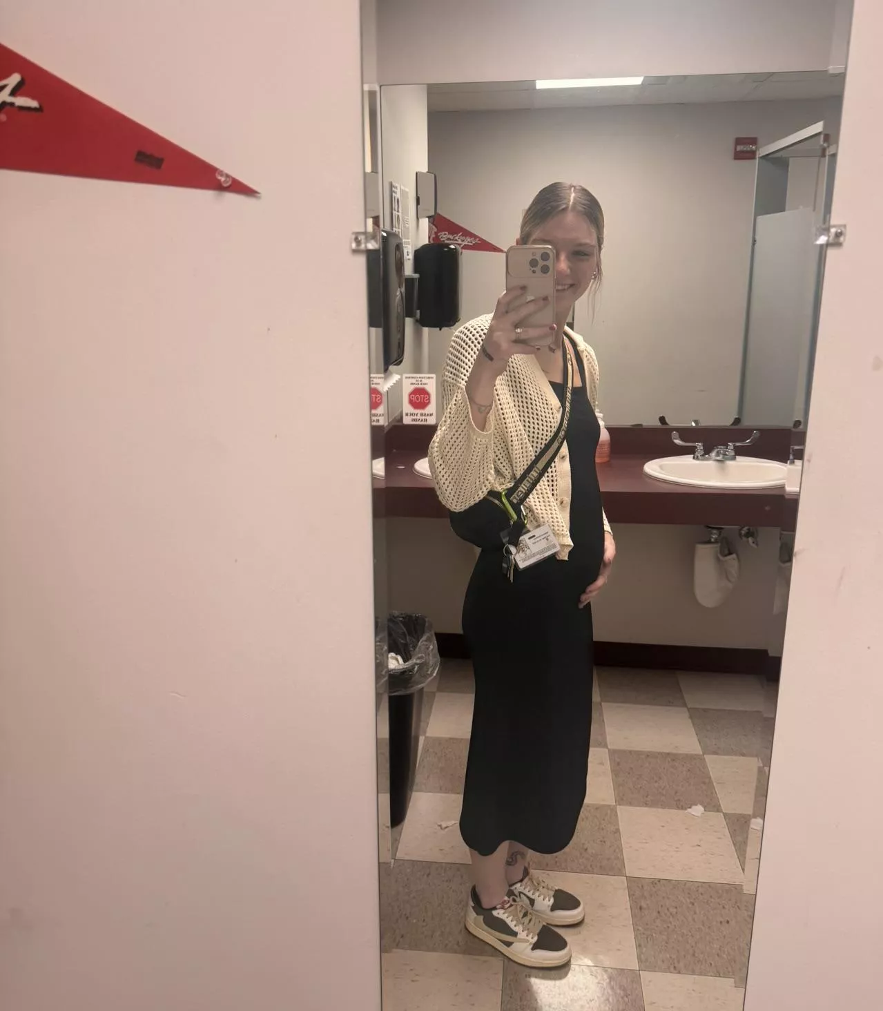 wanna see me get anal fucked pregnant ? 😅🤰