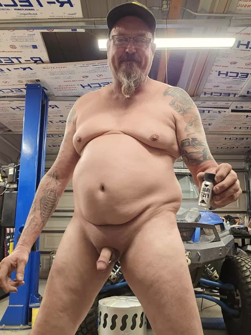 Who Wants To Be Naked This Weekend 