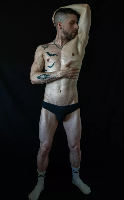 WHO WANTS TO WORSHIPS ME?