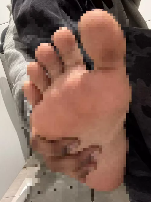 Would you lick my sweaty feet after a 10 hour work day?👑