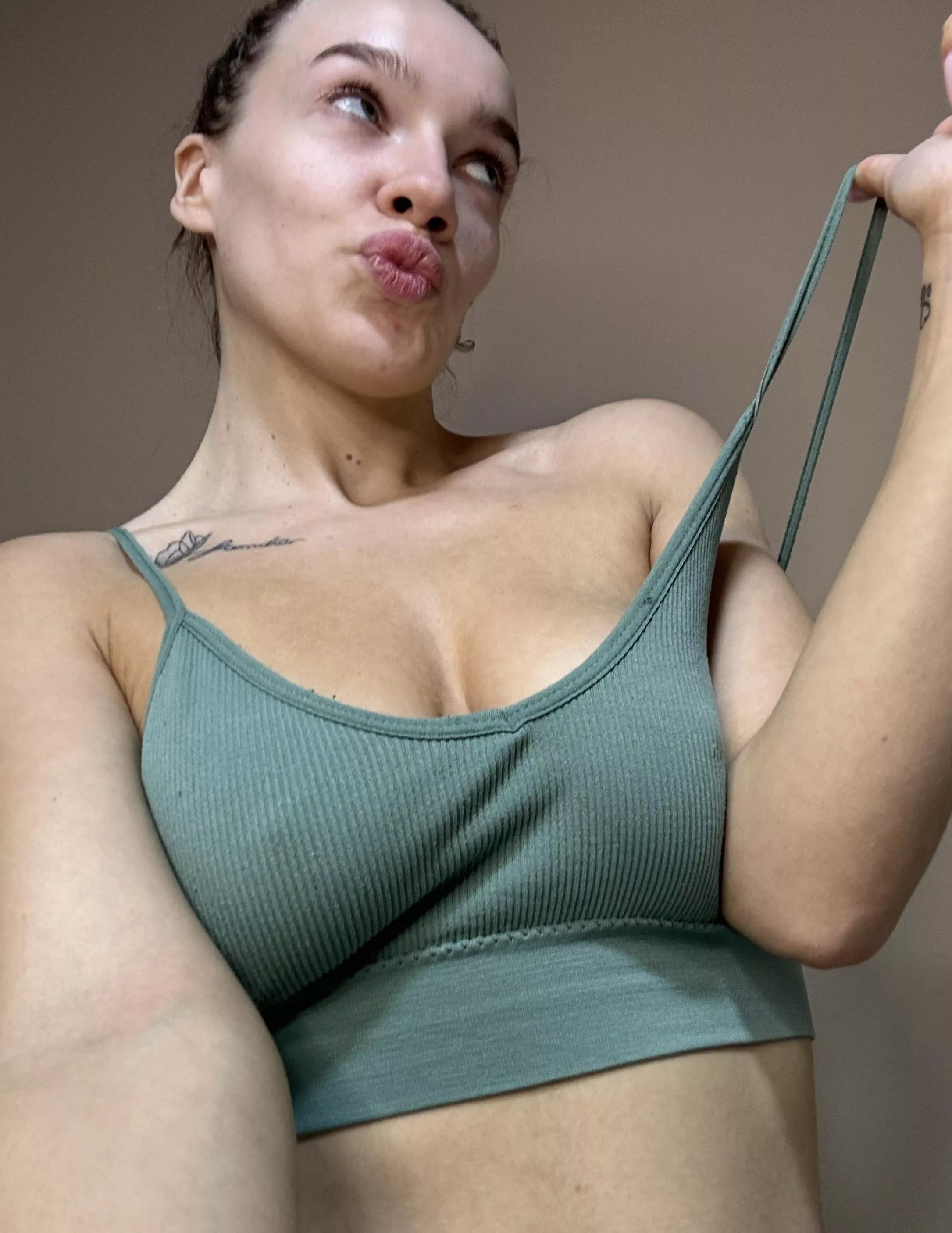 you like girls with moles on their bodies