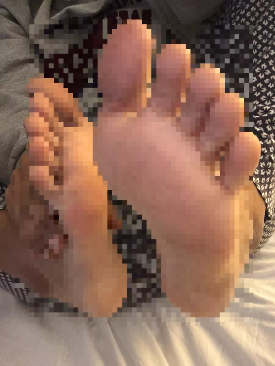 You’d do anything to lick my soles clean wouldn’t you ?