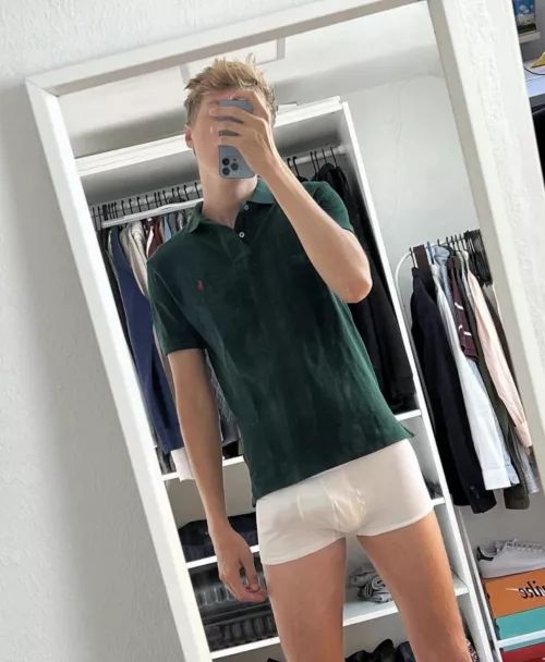 [19] Just the twink next door 😈