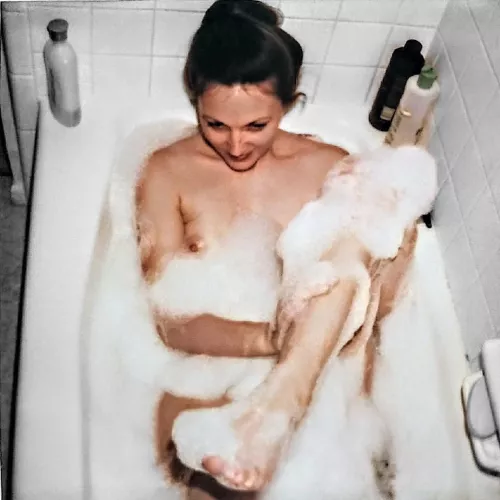 [ 1981,31 ] Bathtime
