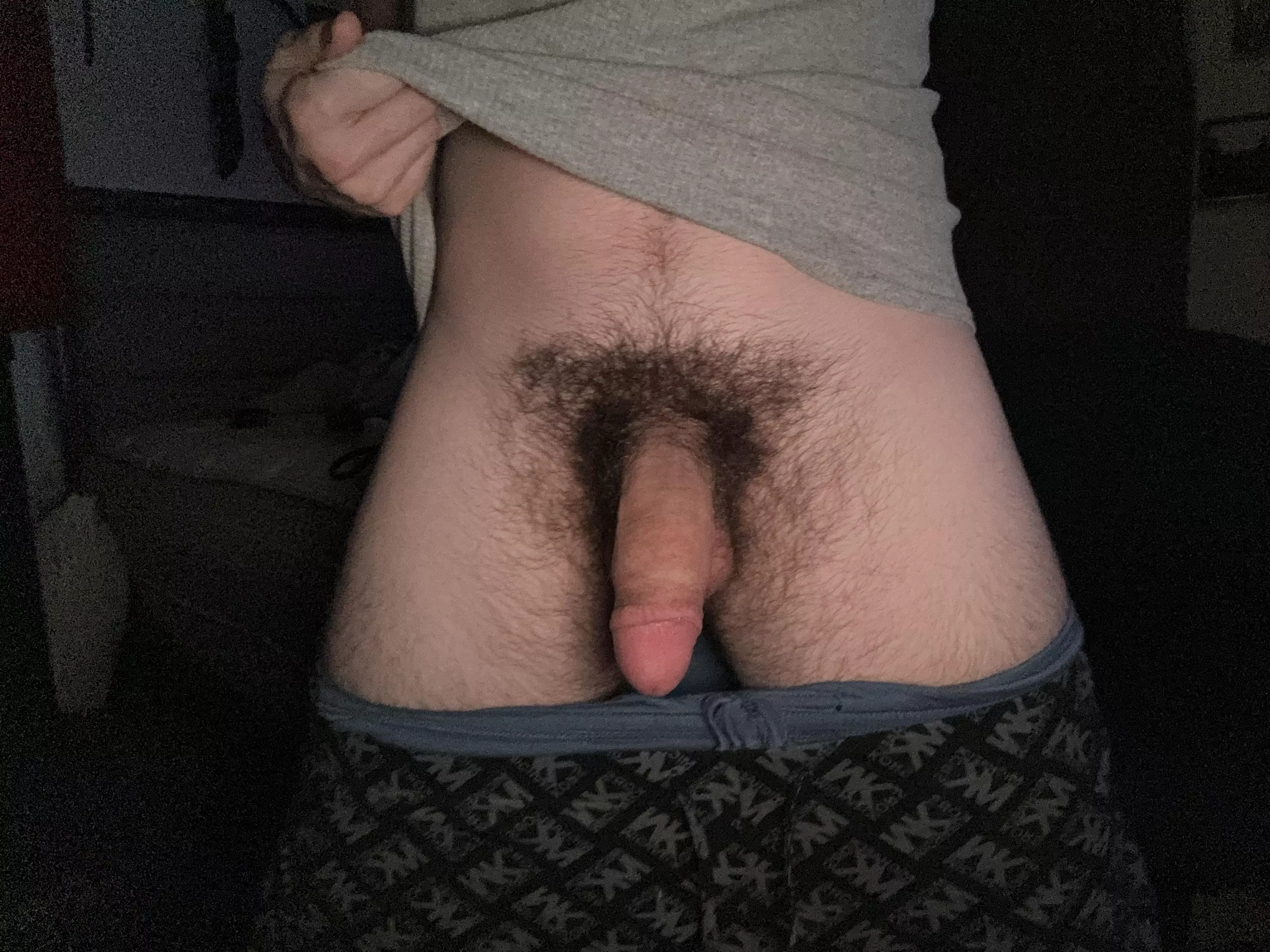 20 Just thought some of you should be reminded on what a fully developed adult penis should look like 💀