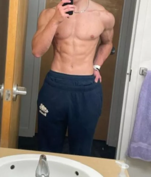 21 [M4MF/FF] looking for super horny fit couples!