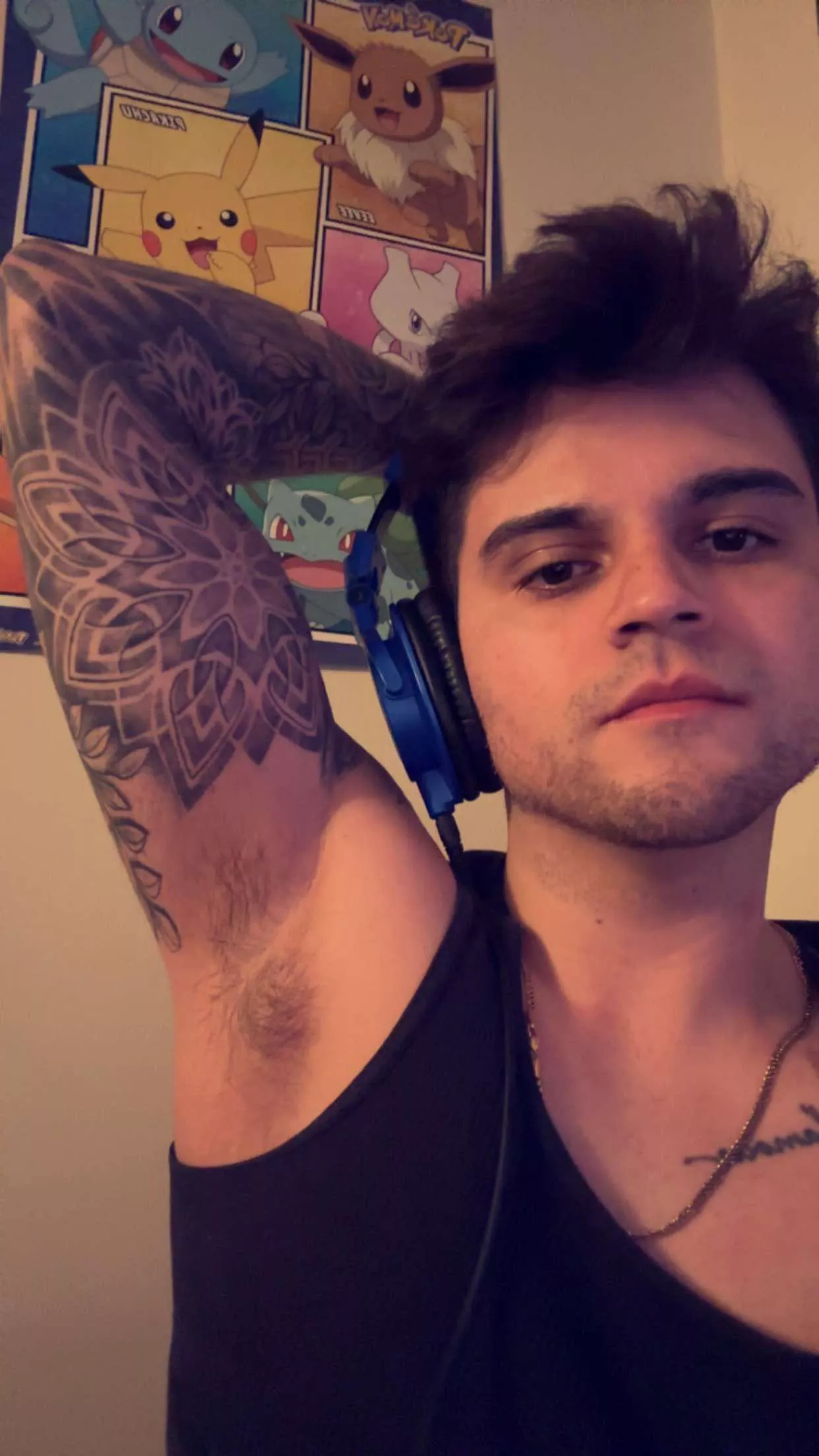 [23] Come closer 😏 