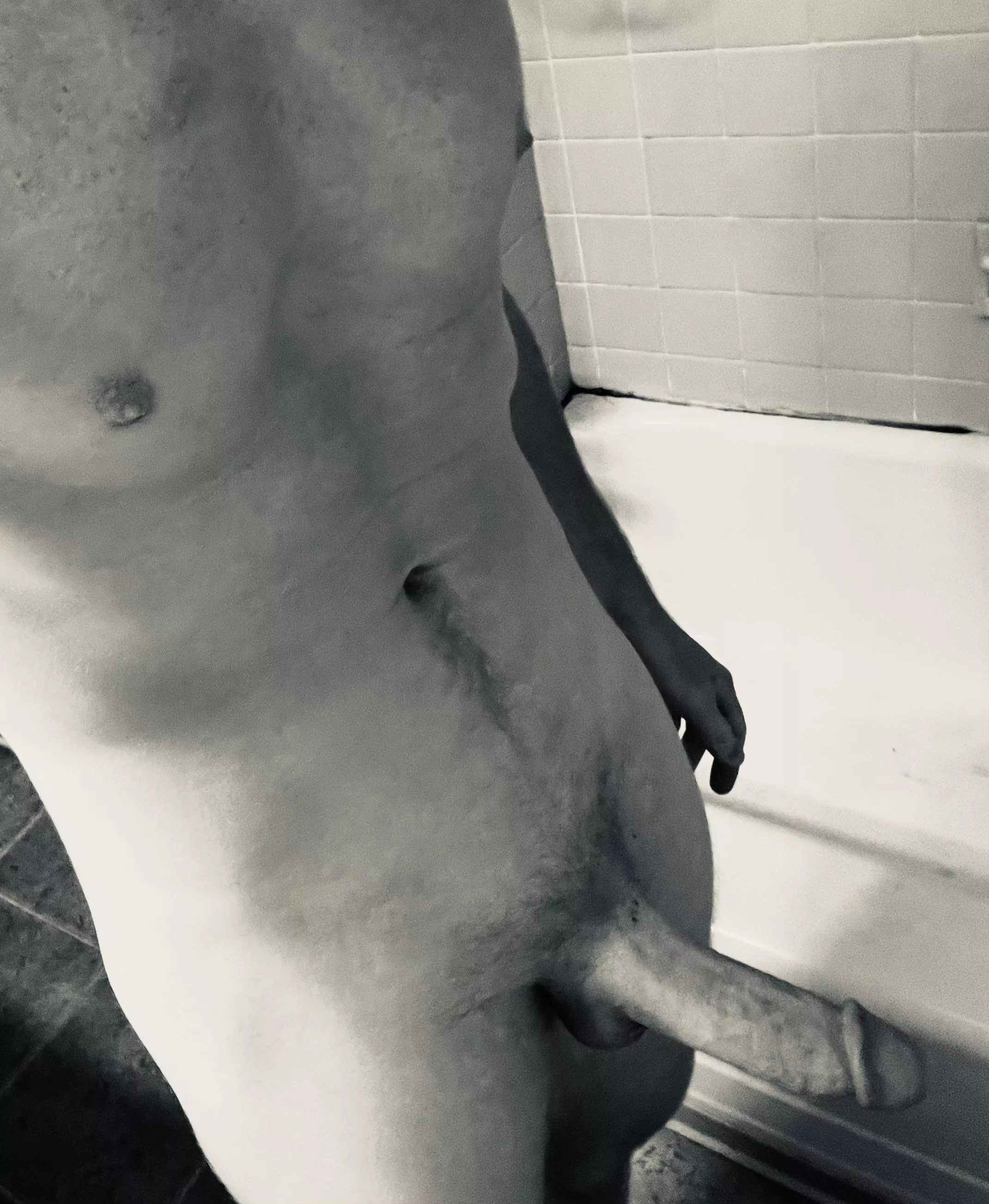 24 [M4F] #919/336 DDF-Hung & open to hotwife couples and singles