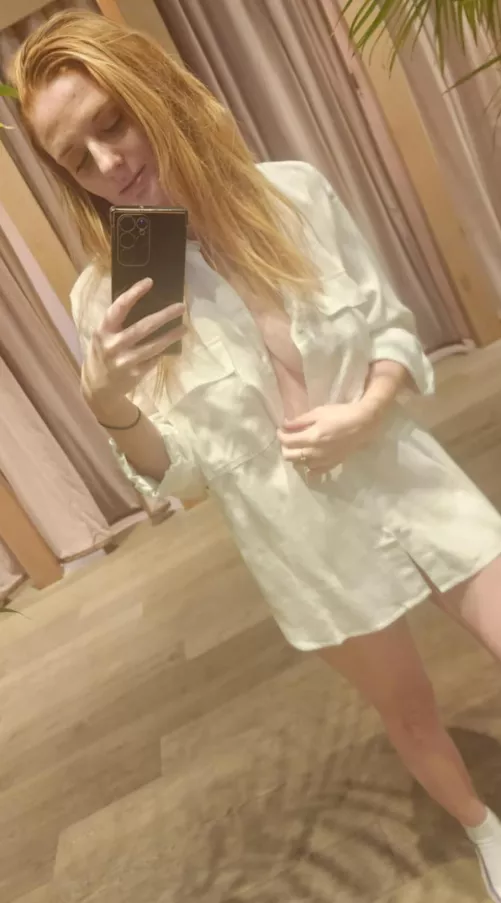 28 F Busy Mom of 3, taking the day to shop!