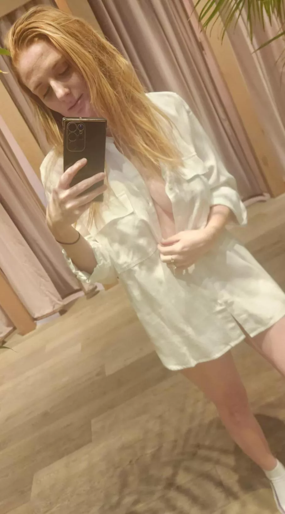 28 F Busy Mom of 3, taking the day to shop!