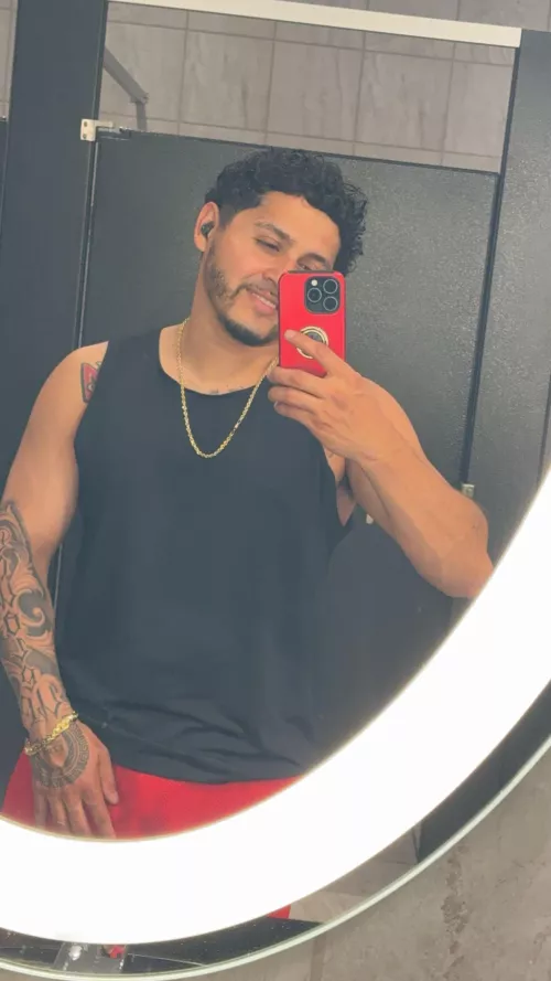 [31]m anybody 💨 here hit me up 