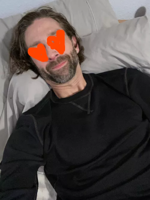 37 [M4F] #Seattle - looking for a slightly older MILF/cougar gentle mommy dom for casual intimacy 