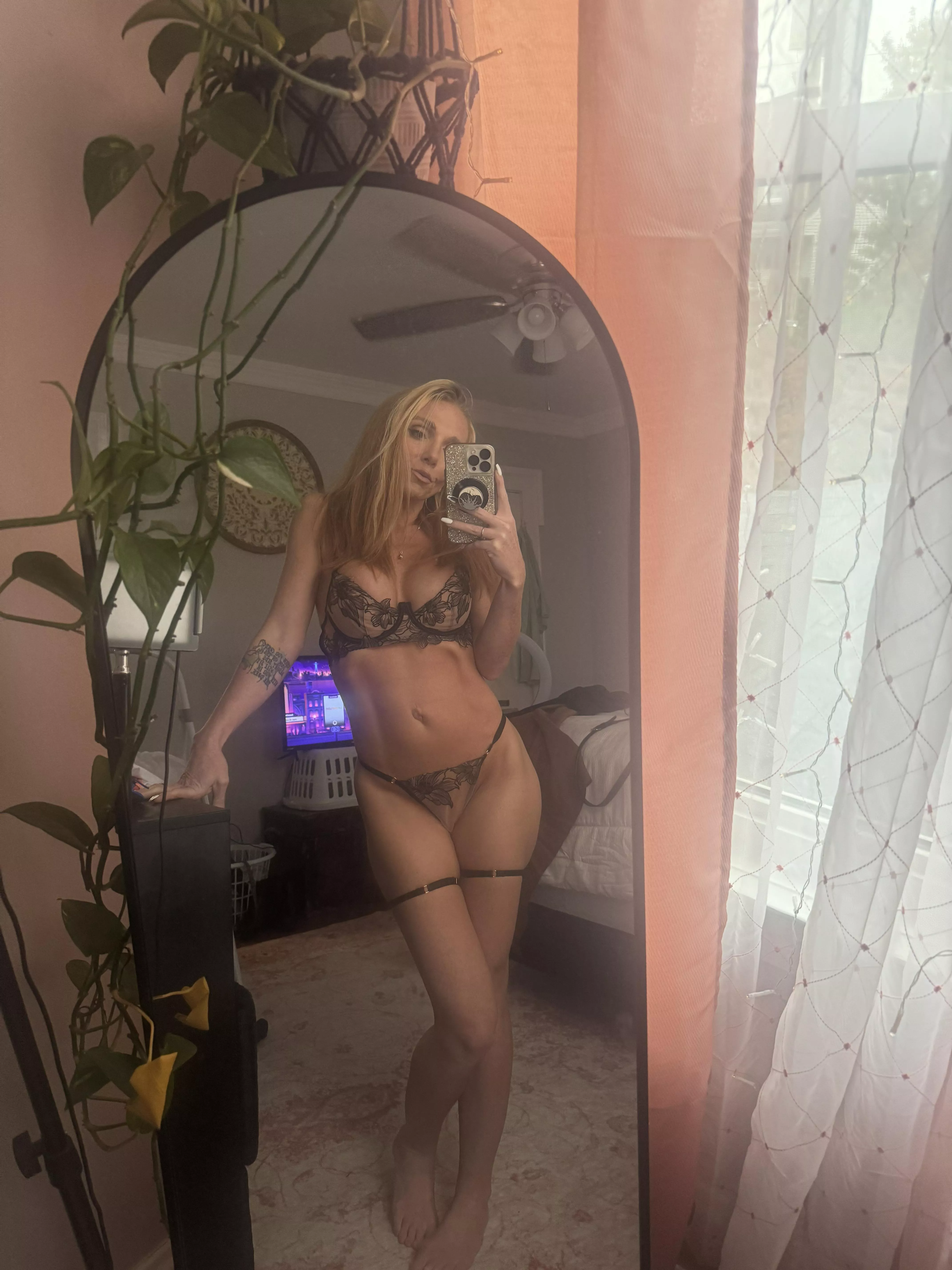 38 yr old petite MILF, I belong in this sub