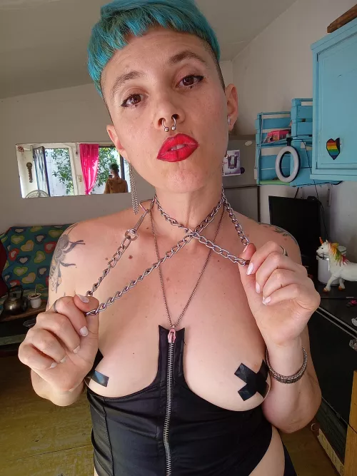 Abandon yourself under the power of your god. You are under my influence.