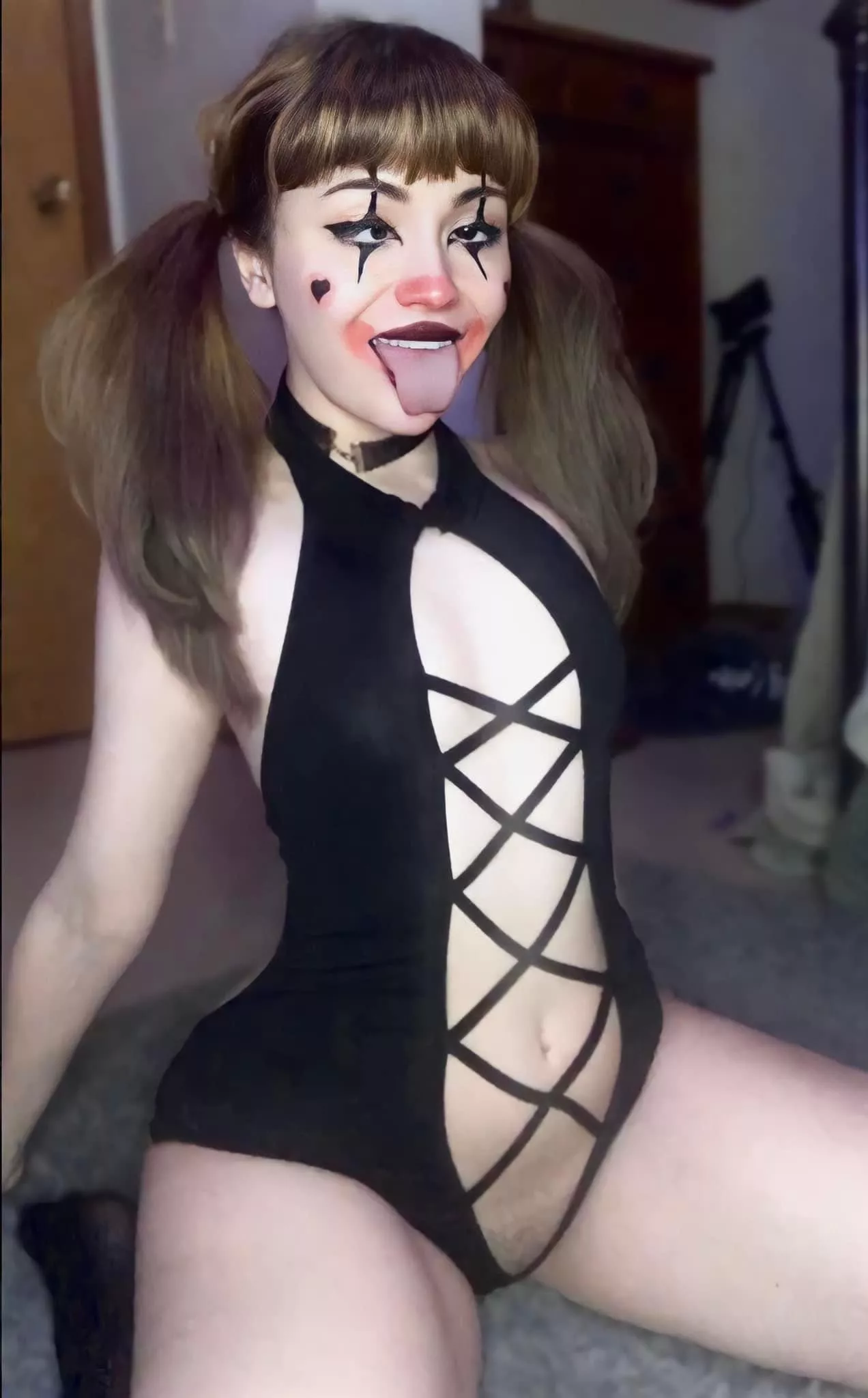 Ahegao and the flattest tits youll see today, im your goon fuel 