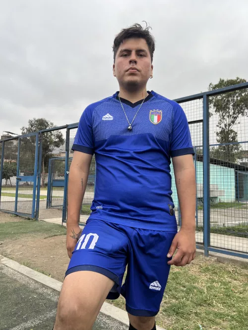 Any slut wanna fill their mouth with this thick bulge? Haha!