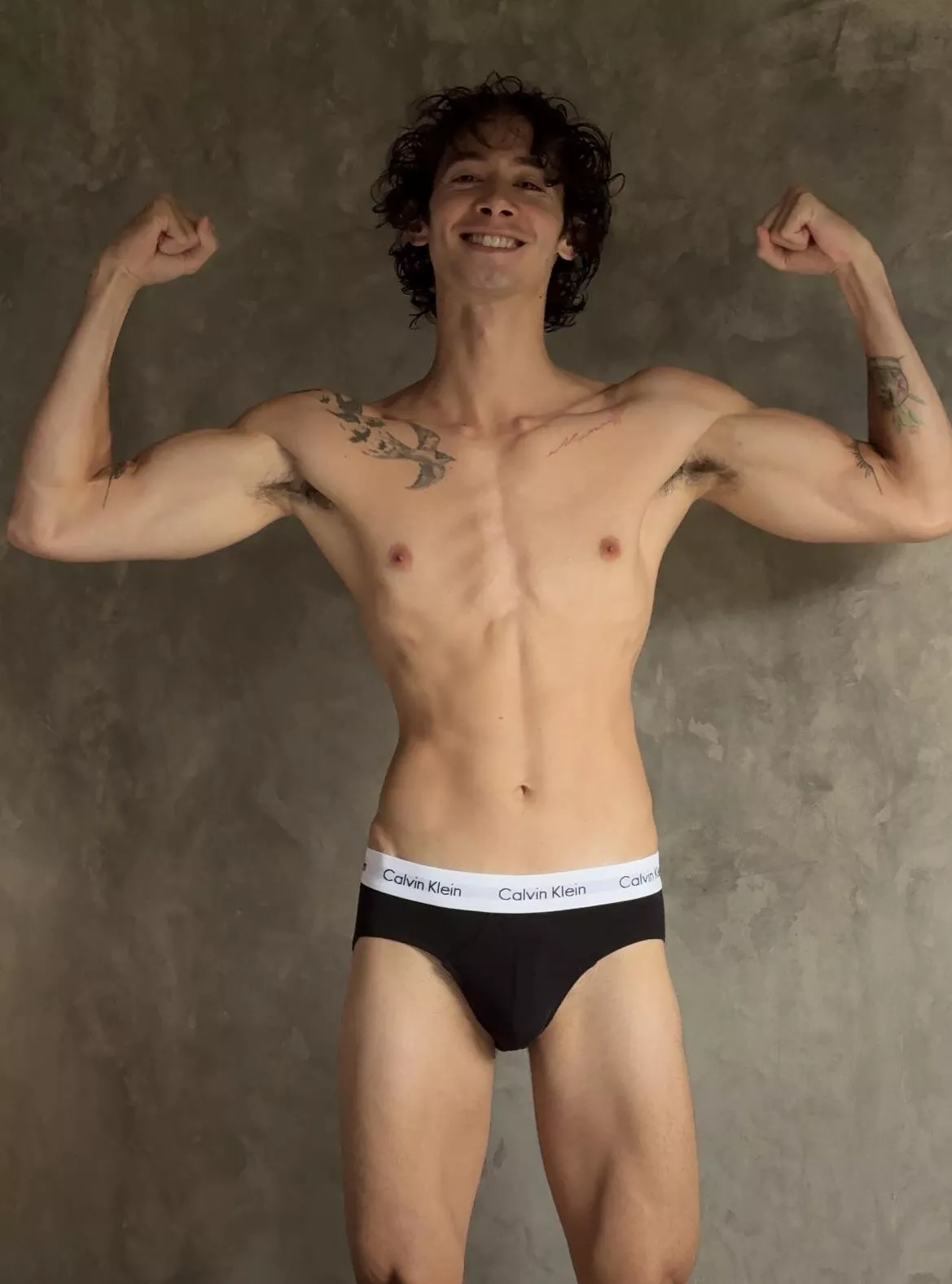 Be honest, would you wanna sniff or lick my sweaty pits?