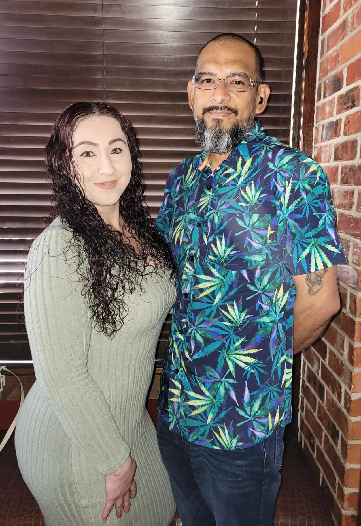 BiM with Pawg wife iso a Versatile Bi M for 3rd. 