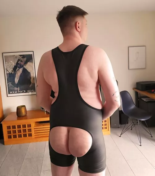 black singlet back