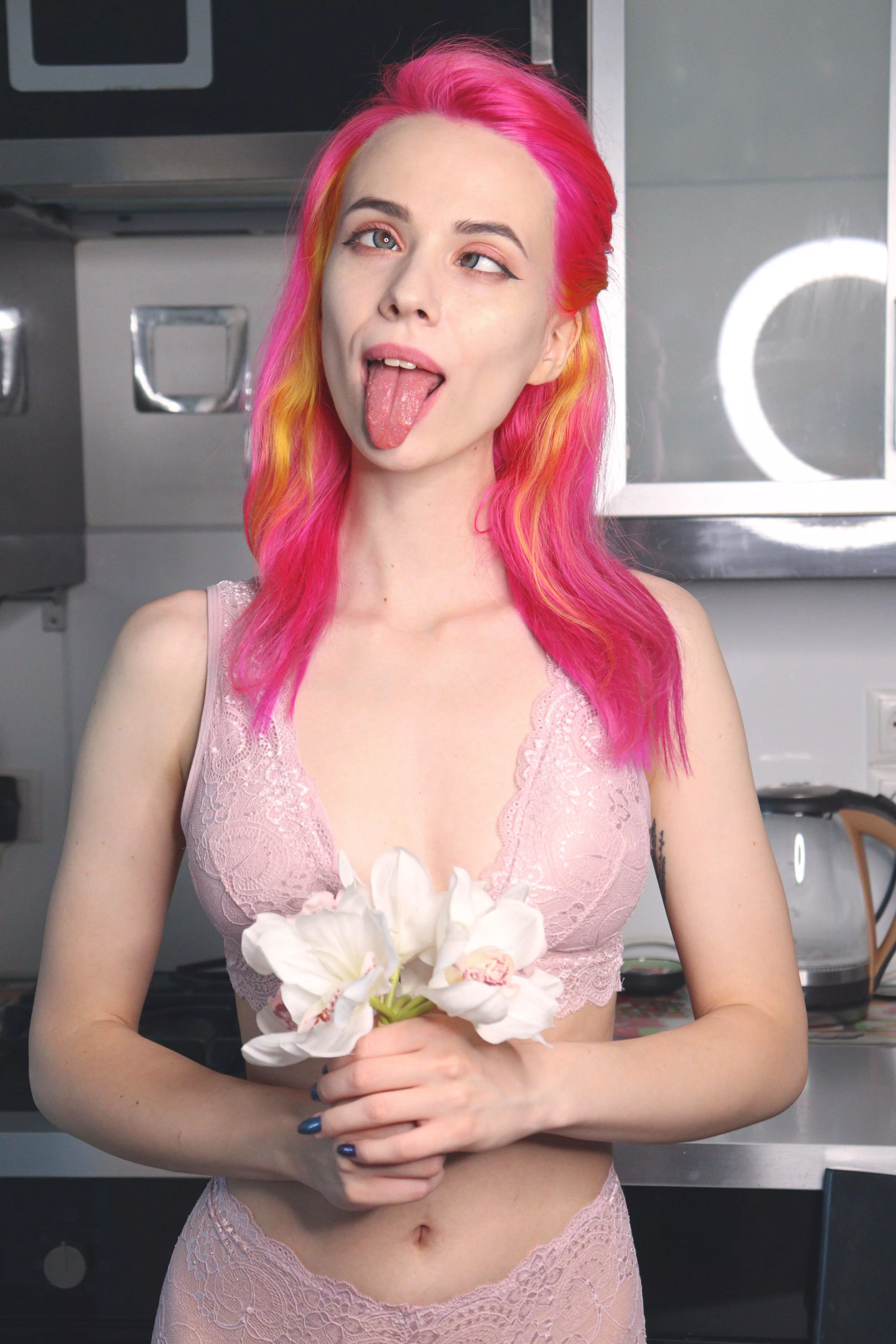 Can I be your gamer girlfriend