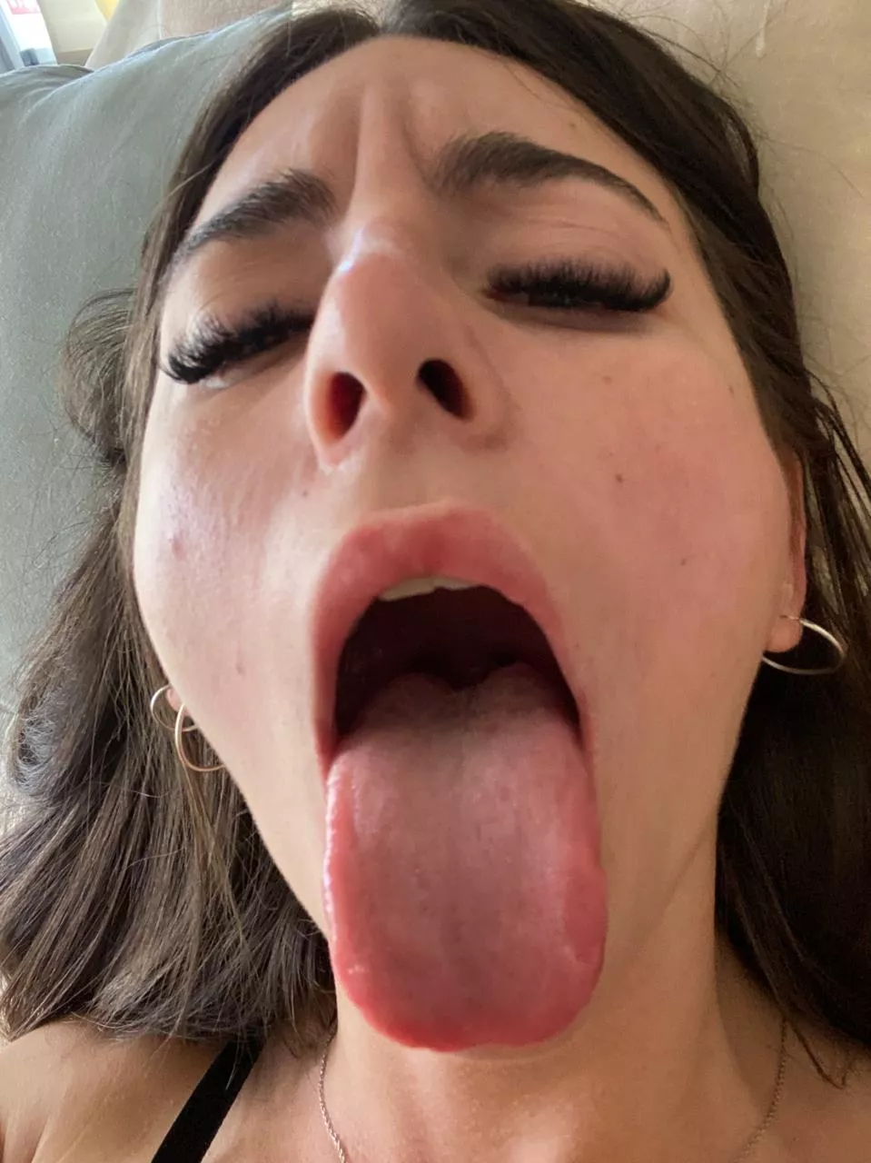 can you tell that I'm moaning at the same time?