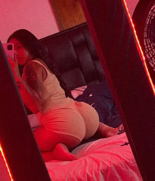 come and enjoy the night with my big butt