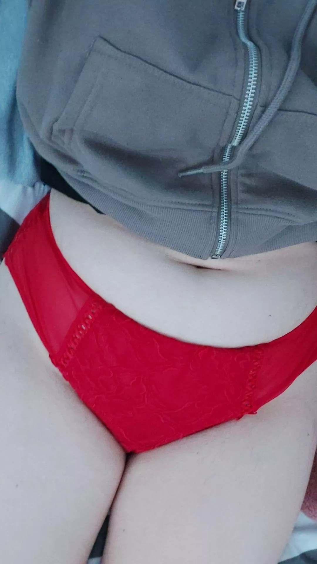 do guys like small chicks ?