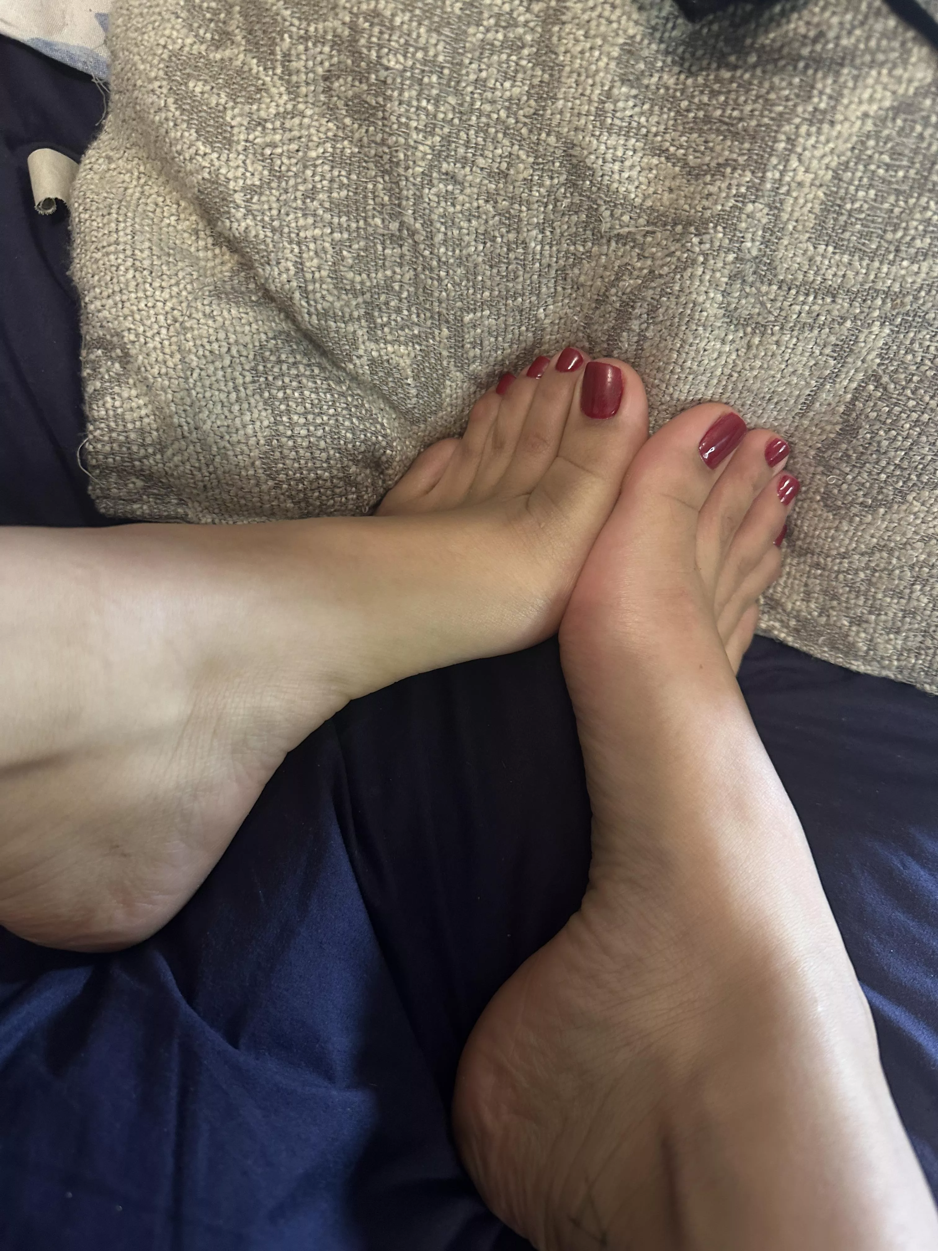 Do I have pretty toes?