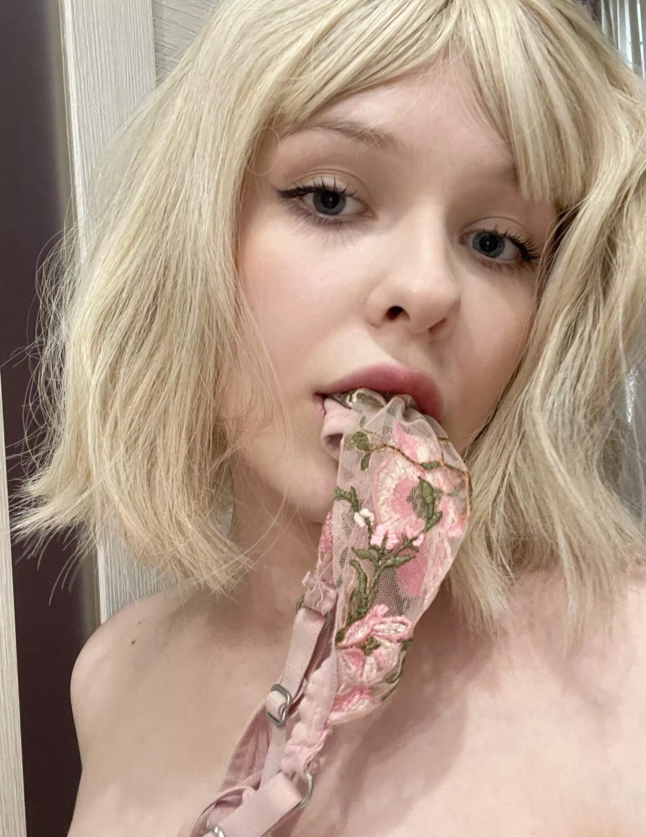 Do you know how to take your panties off with your teeth