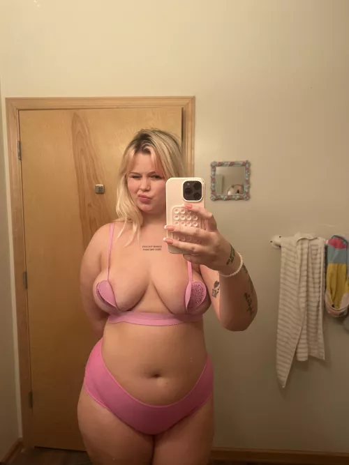 Do you like chubby tall blondes? 