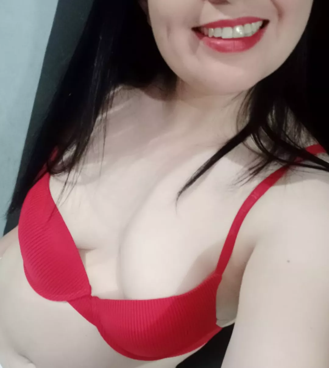 Empowered [F] wear red on Mondays!