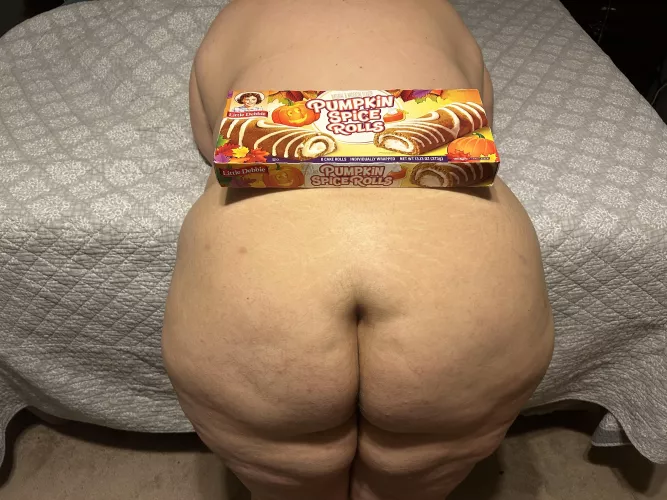 Enjoying fall treats while I still can! 😉🤤😘