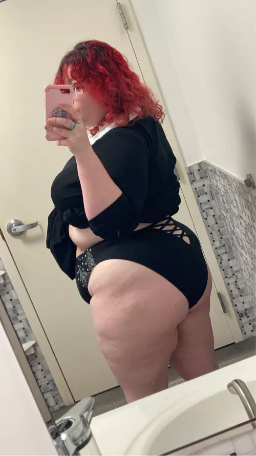 [F22RVA] Easy access at work for my boss 