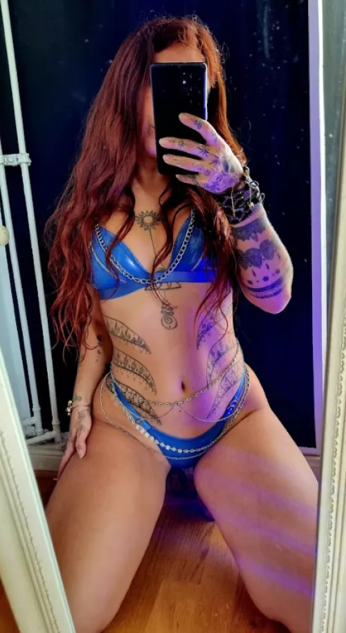 Feeling blah because I'm alone. Make me smile.