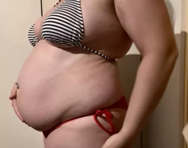 Feeling Sexy in My Bikini with a Stuffed Belly 🌞❤️