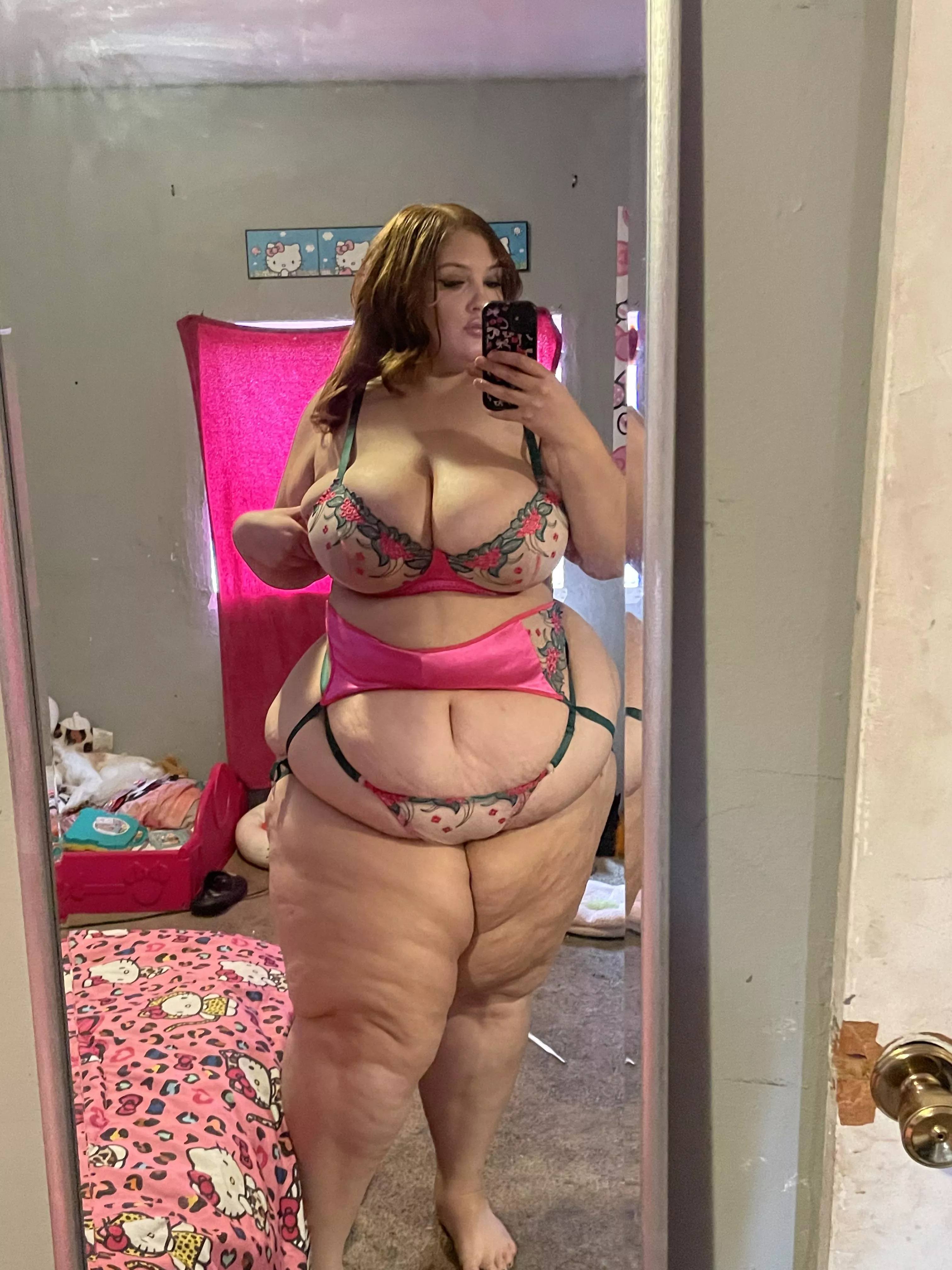 Goddess Lena is awake 🎀