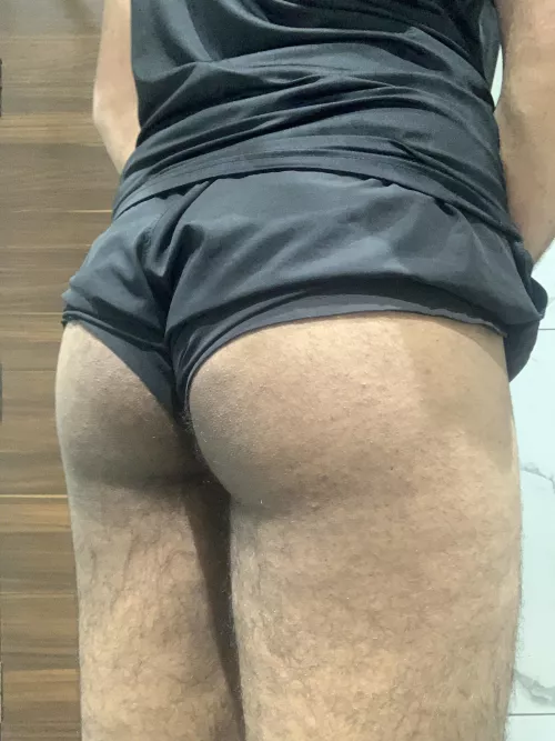 Guys love my ass and thighs
