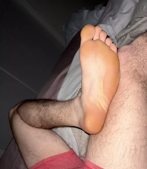 Hey little bro, wanna see whose foot is bigger? 😜 (28)
