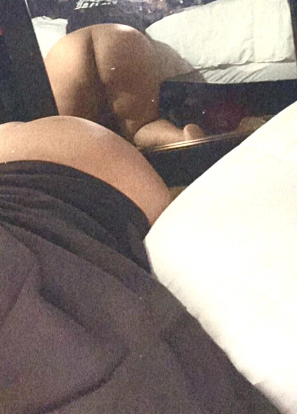 Hoping step brother walks in 