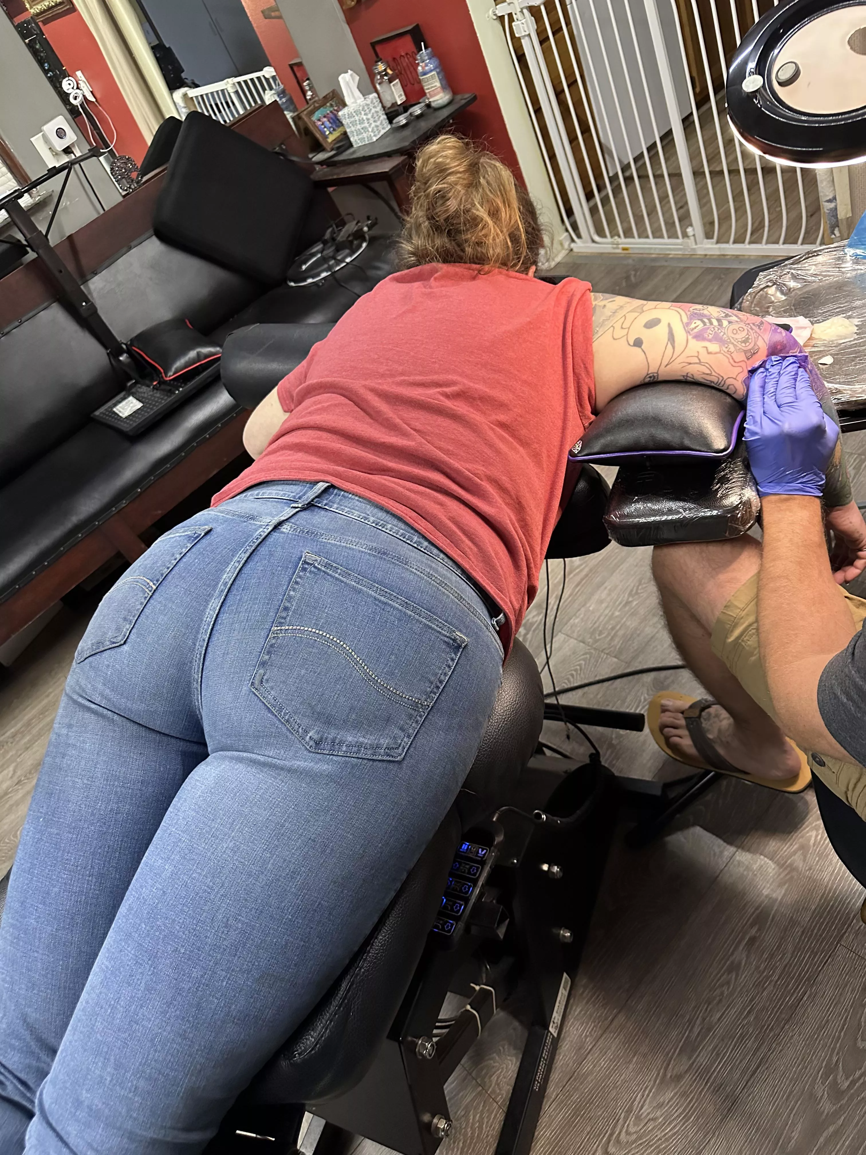 How about a nice pic of my ass while getting tattooed? 