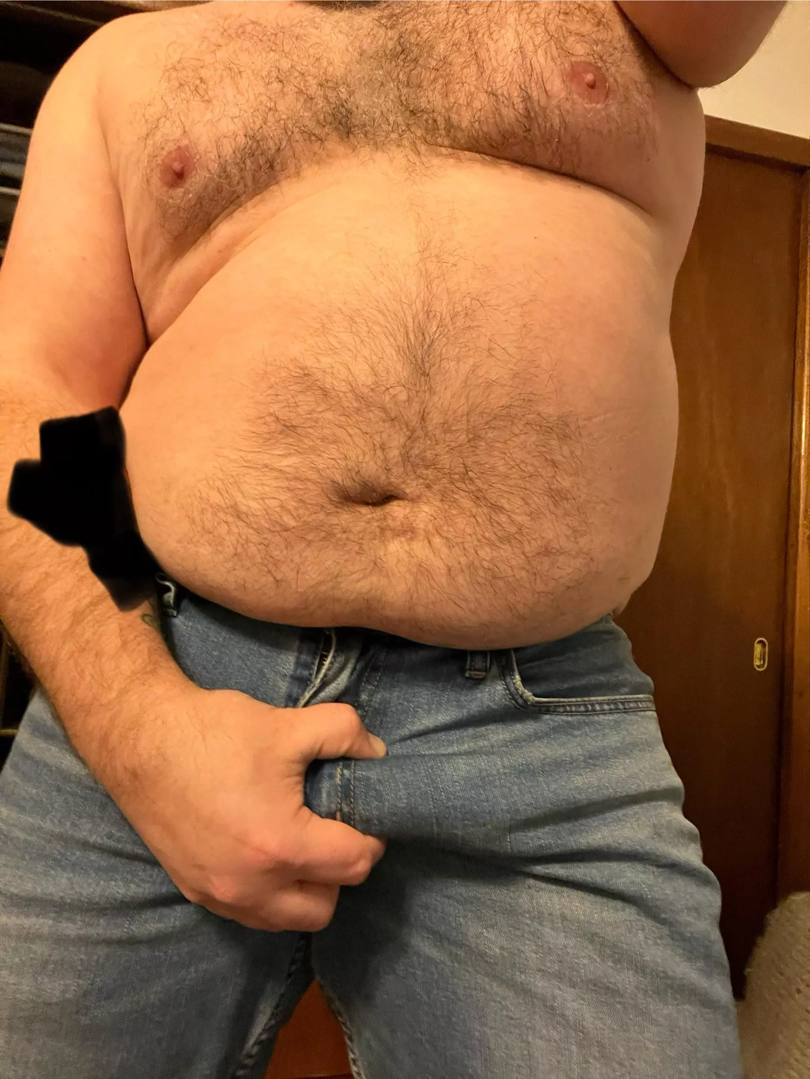How does my dadbod look in jeans? 