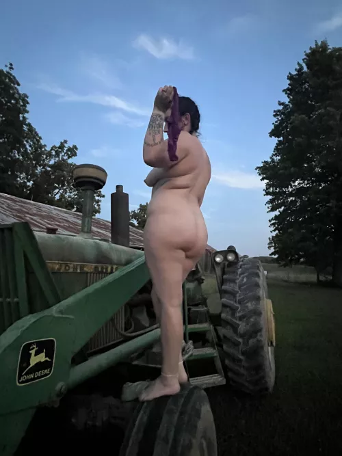 Howdy farm boy [F]
