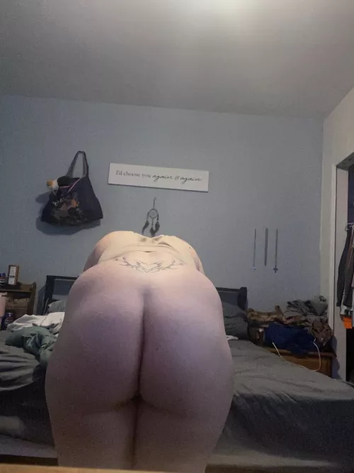 Humpday booty, missing a handprint