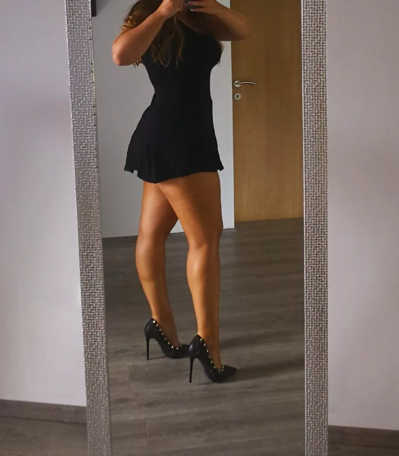 I can teach you how to write code 🤓😈