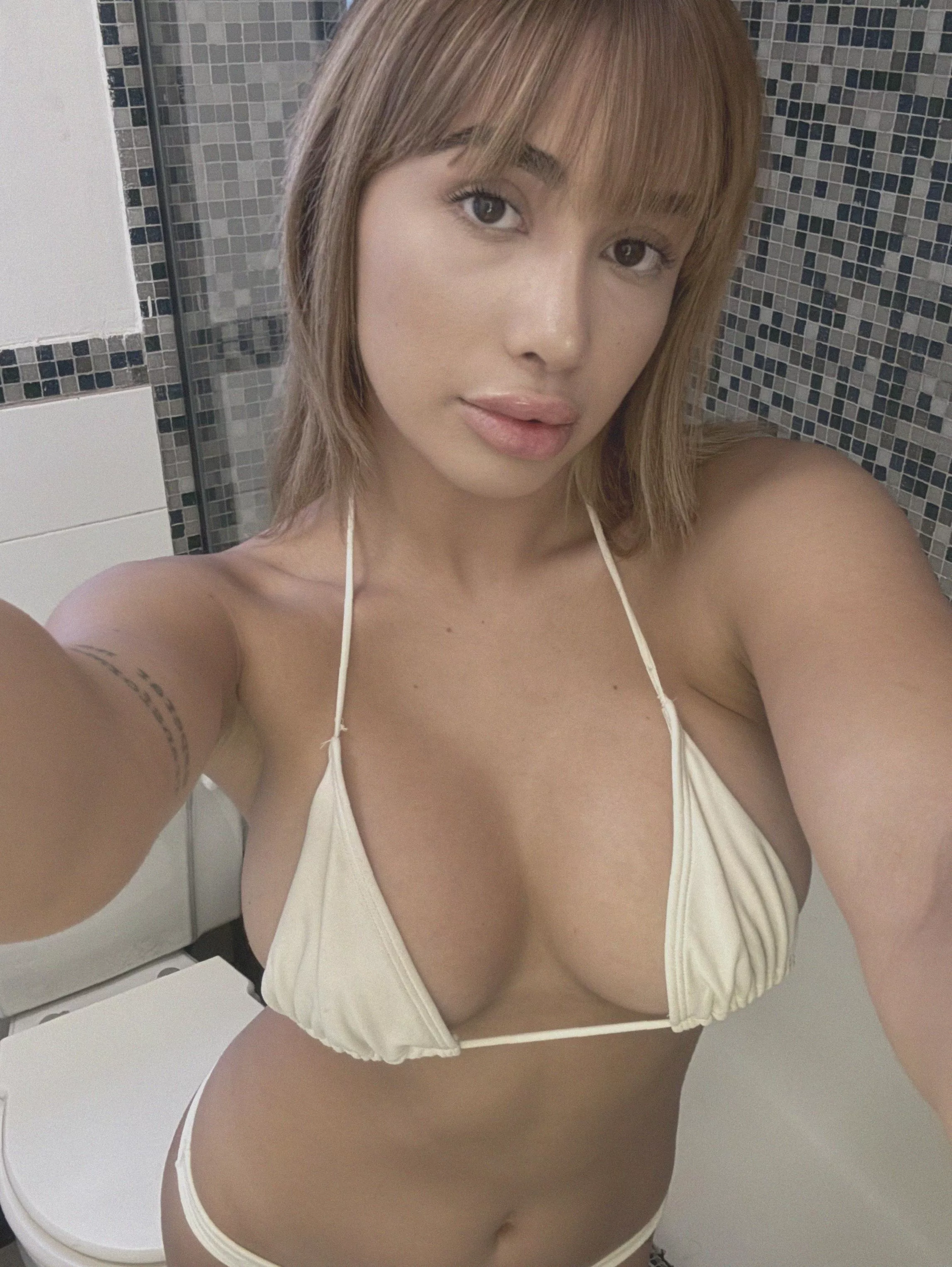 I crave your sweet kisses and licks daddy!